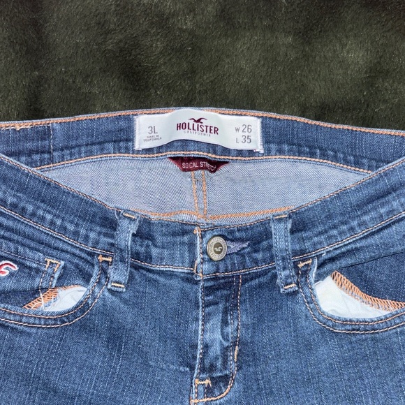 Hollister Women's Dark Blue Jeans - Picture 2 of 3